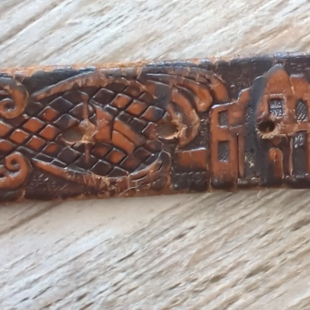 Vintage Hand Tooled Leather Texas Souvenir Belt Alamo Lone Star Flag 32